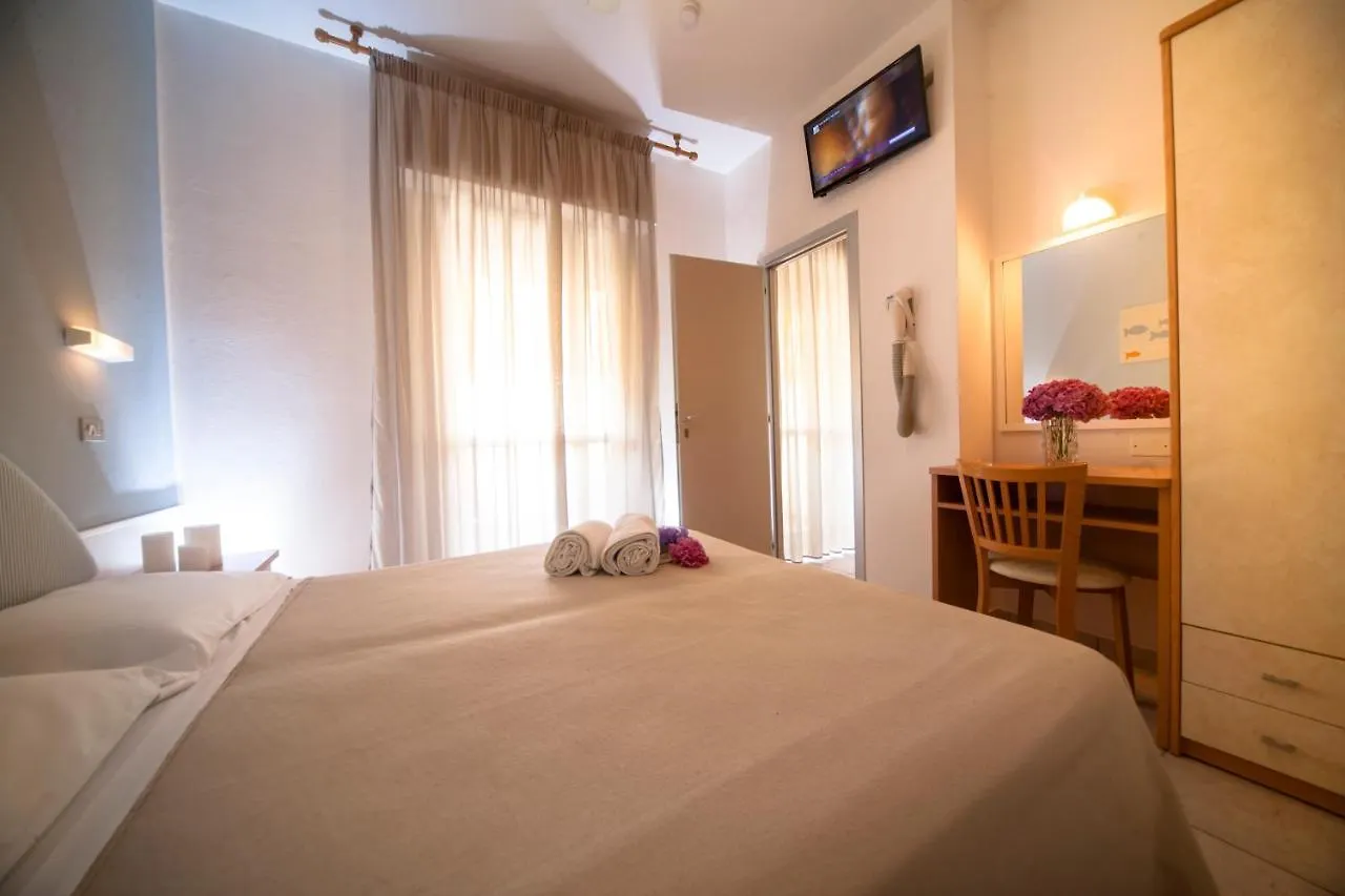 Hotel Antares Misano Adriatico 2*,